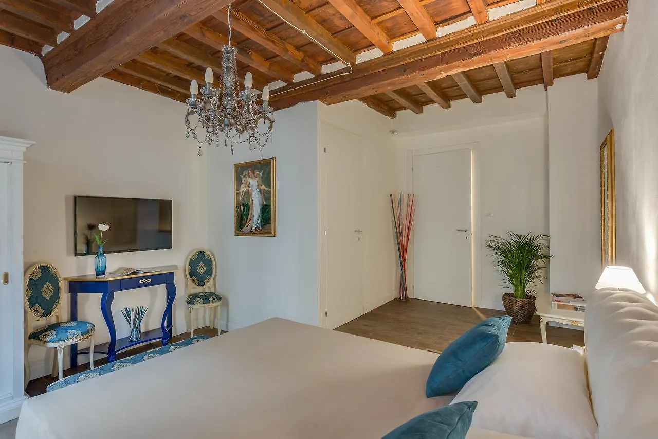 Residenze D'Epoca Collection-Sant'Anna Bed & Breakfast Florence Italy